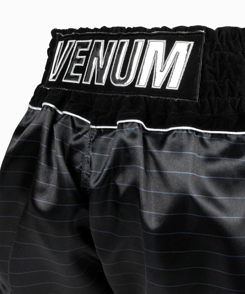 Venum Attack Miesten Muay Thai Shortsit Mustat Hopea | 04653-OTZH | Suomi