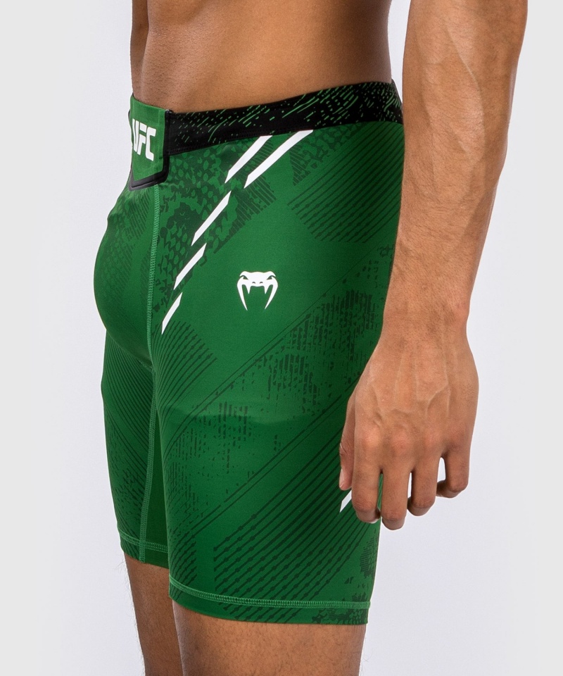 Venum UFC Adrenaline by Venum Authentic Fight Night Vale Tudo(Compression) Miesten Shortsit Vihreä | 32504-LARX | Suomi