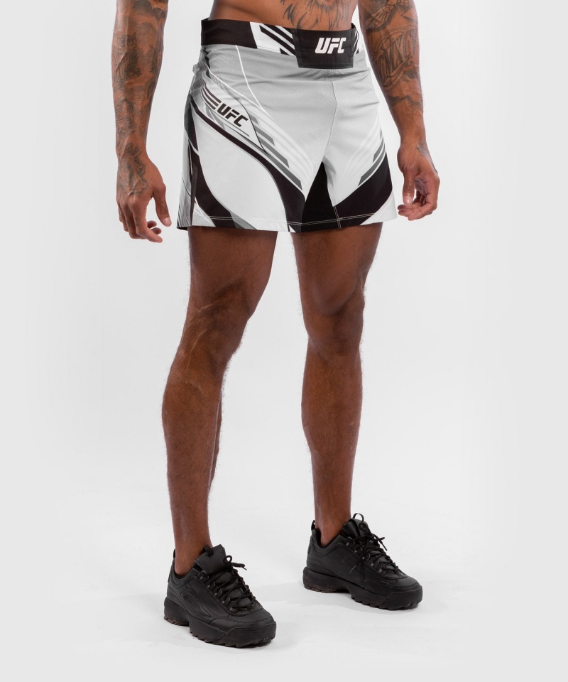 Venum UFC Authentic Fight Night Lyhyt Fit Miesten Nyrkkeilyshortsit Valkoinen | 82057-XPDE | Suomi