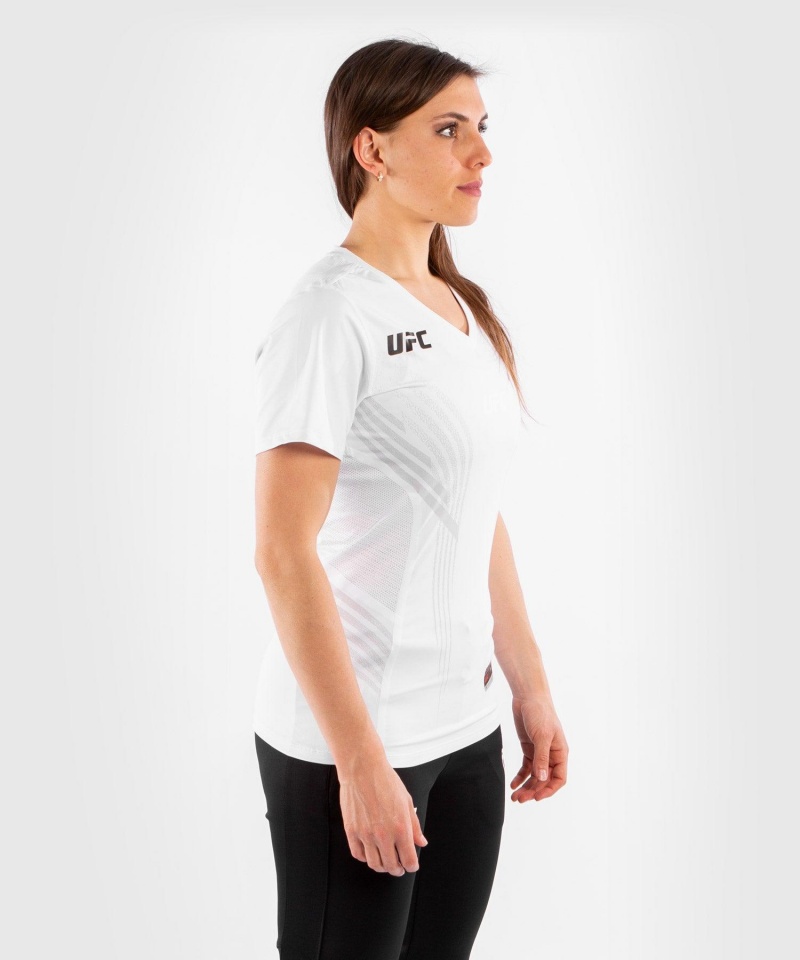 Venum UFC Personalized Authentic Fight Night Walkout Naisten T-Paita Valkoinen | 07263-NFBA | Suomi