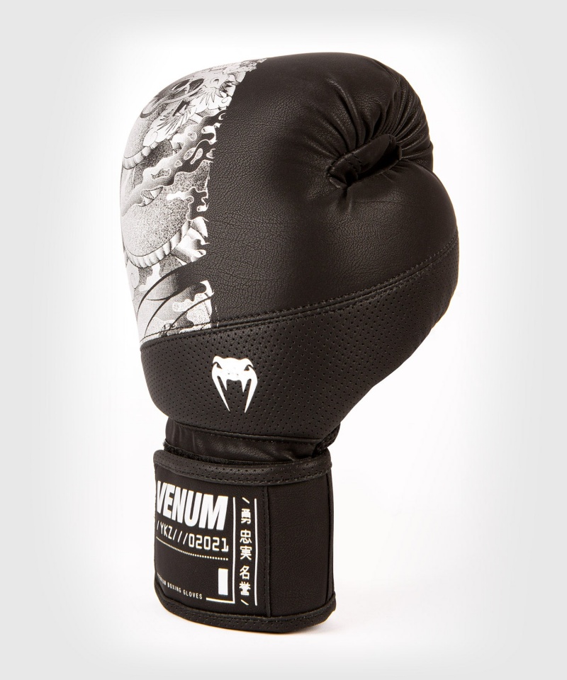 Venum YKZ21(Muay Thai) Lasten Nyrkkeilyhanskat Mustat Hopea | 75094-QOTE | Suomi